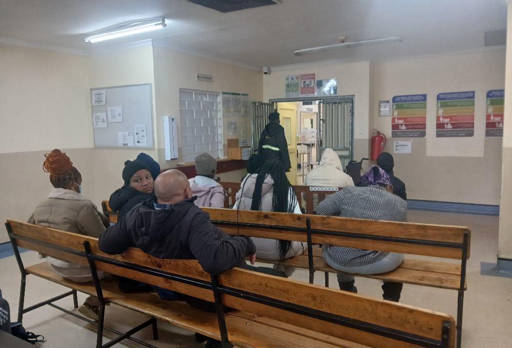 Health E News 20 People waiting at Gugulethu community health centre.