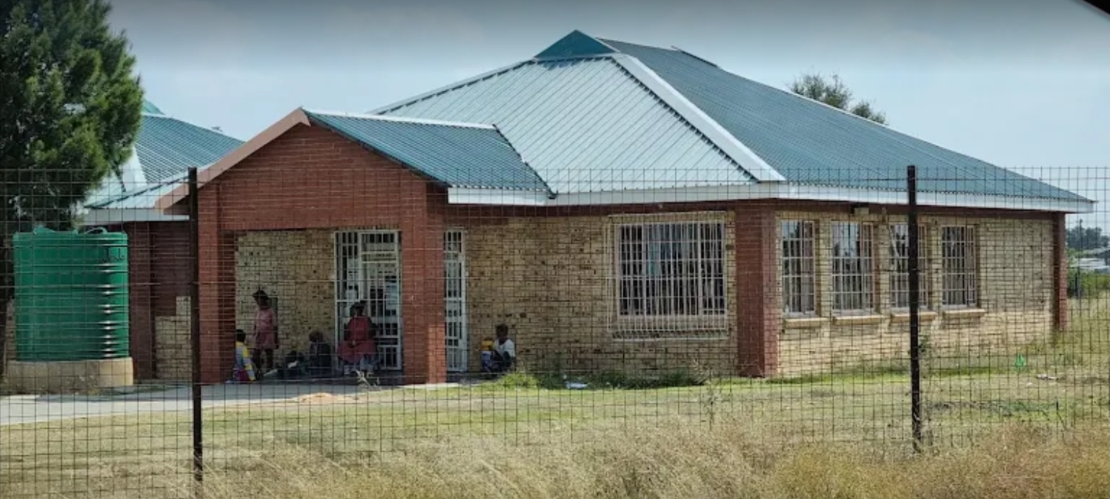 Patients must bring their own water to Masilo Clinic 